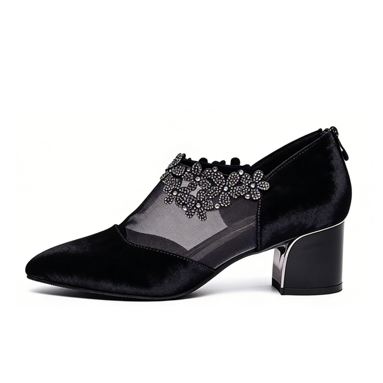 Healthy-foot حذاء نسائي عصري بمقدمة مدببة وشبكية، مزين بأحجار لامعة على شكل زهور رائعة، كعب منخفض بـ 3 سم يوفر راحة أكبر عند المشي، وموديل كلاسيكي لا يعرف الموضة 