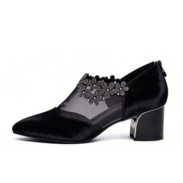 Healthy-foot حذاء نسائي عصري بمقدمة مدببة وشبكية، مزين بأحجار لامعة على شكل زهور رائعة، كعب منخفض بـ 3 سم يوفر راحة أكبر عند المشي، وموديل كلاسيكي لا يعرف الموضة 