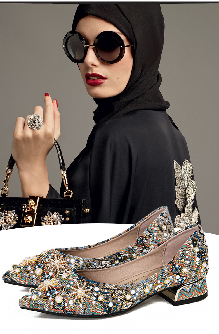 حذاء نسائي كبير الحجم بتصميم عرقي فاخر