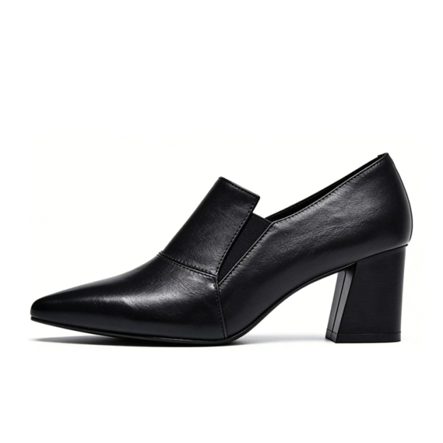 Healthy-foot حذاء نسائي من الجلد بمقدمة مدببة وكعب 7 سم. تصميمه العريض يمنع تضييق القدمين. تصميمه البسيط مناسب للمهنيين، ونعله الناعم يضمن الراحة حتى بعد الوقوف لفترات طويلة. كما أنه مثالي للتنقل أو العمل