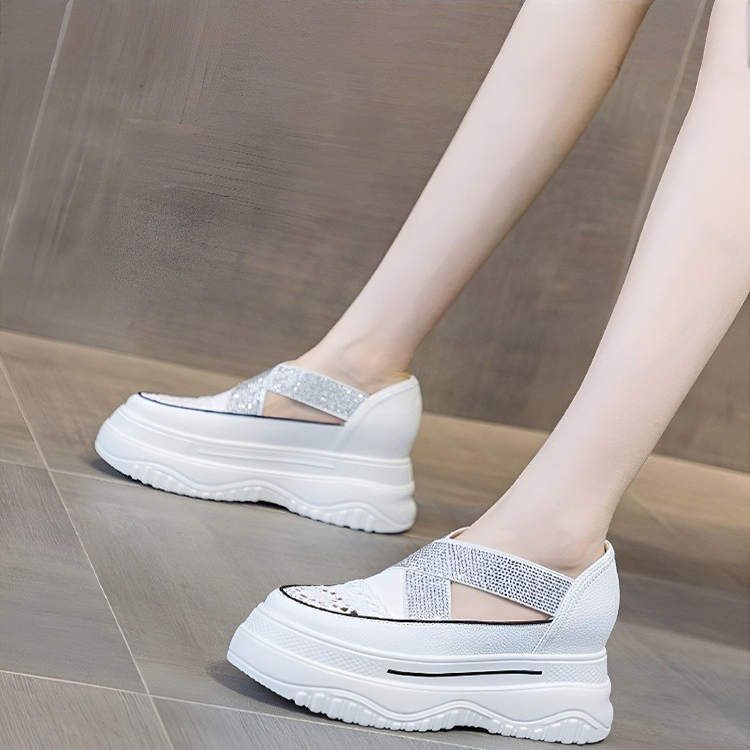 Healthy-foot   تتميز هذه الأحذية النسائية بكعب ٥ سم يزيد من طولها، مما يجعل ساقيكِ تبدوان أنحف. مريحة للمشي ولن تُرهق قدميكِ حتى بعد الوقوف لفترات طويلة-healthy-foot