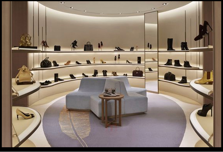 حذاء بكعب سميك من الجلد الناعم بتصميم كلاسيكي