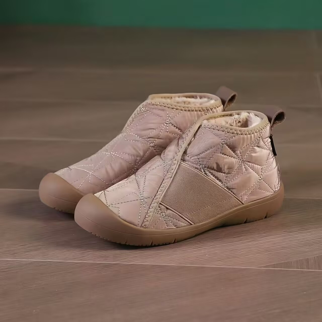 حذاء ثلجي نسائي عصري مقاوم للماء والانزلاق