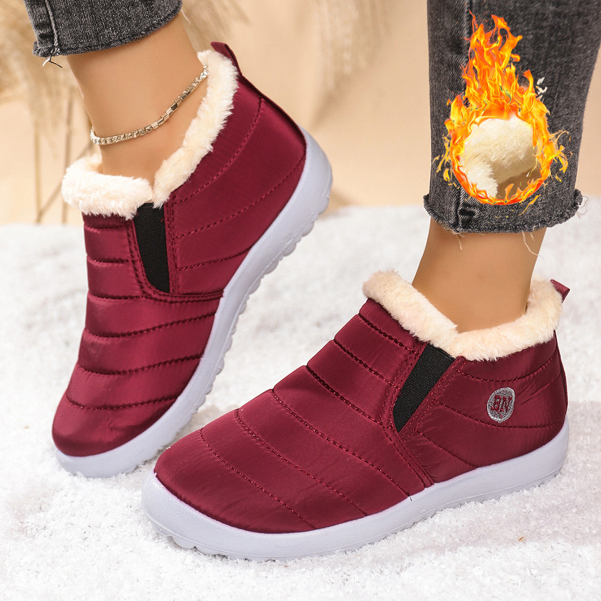 حذاء بوت مبطن دافئ مقاوم للماء مع بطاقة صوف دافئة للنساء 