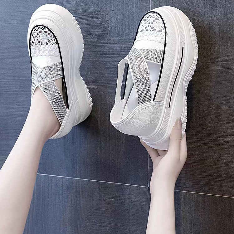 Healthy-foot   تتميز هذه الأحذية النسائية بكعب ٥ سم يزيد من طولها، مما يجعل ساقيكِ تبدوان أنحف. مريحة للمشي ولن تُرهق قدميكِ حتى بعد الوقوف لفترات طويلة-healthy-foot