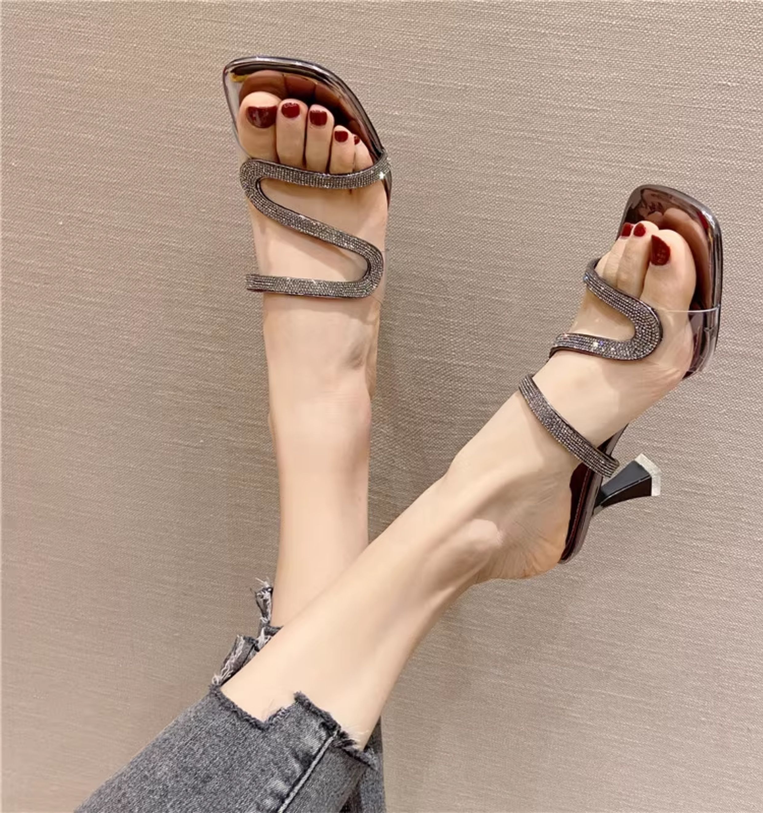 Healthy-foot صندل عصري بديع مزين بأحجار الراين المشرقة بكعب مرتفع 