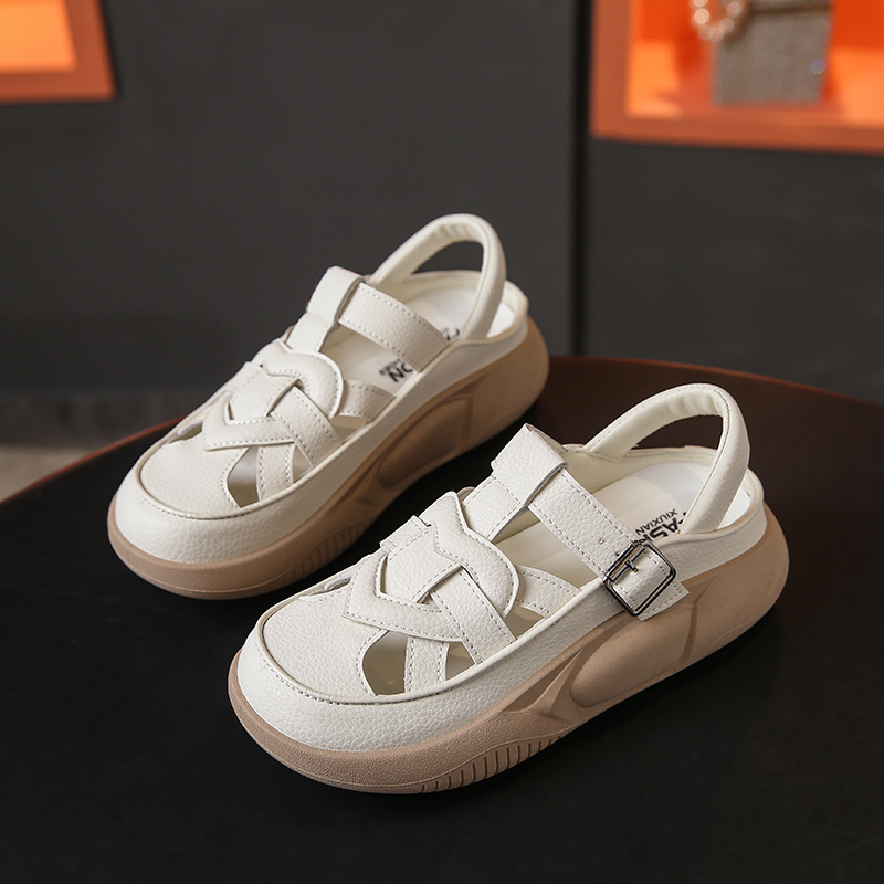 صندل نسائي مجوف جيد التهوية مع المقدمة الدائرية والنعل الناعم