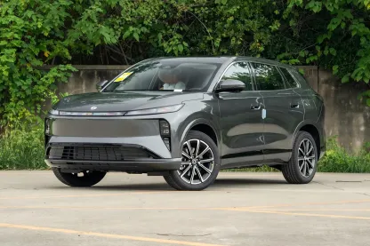 2025 2026 Dongfeng Fengshen Aeolus L8 PHEV New and Used Cars 112KM 185KM Plug-in Hybrid Vehicle