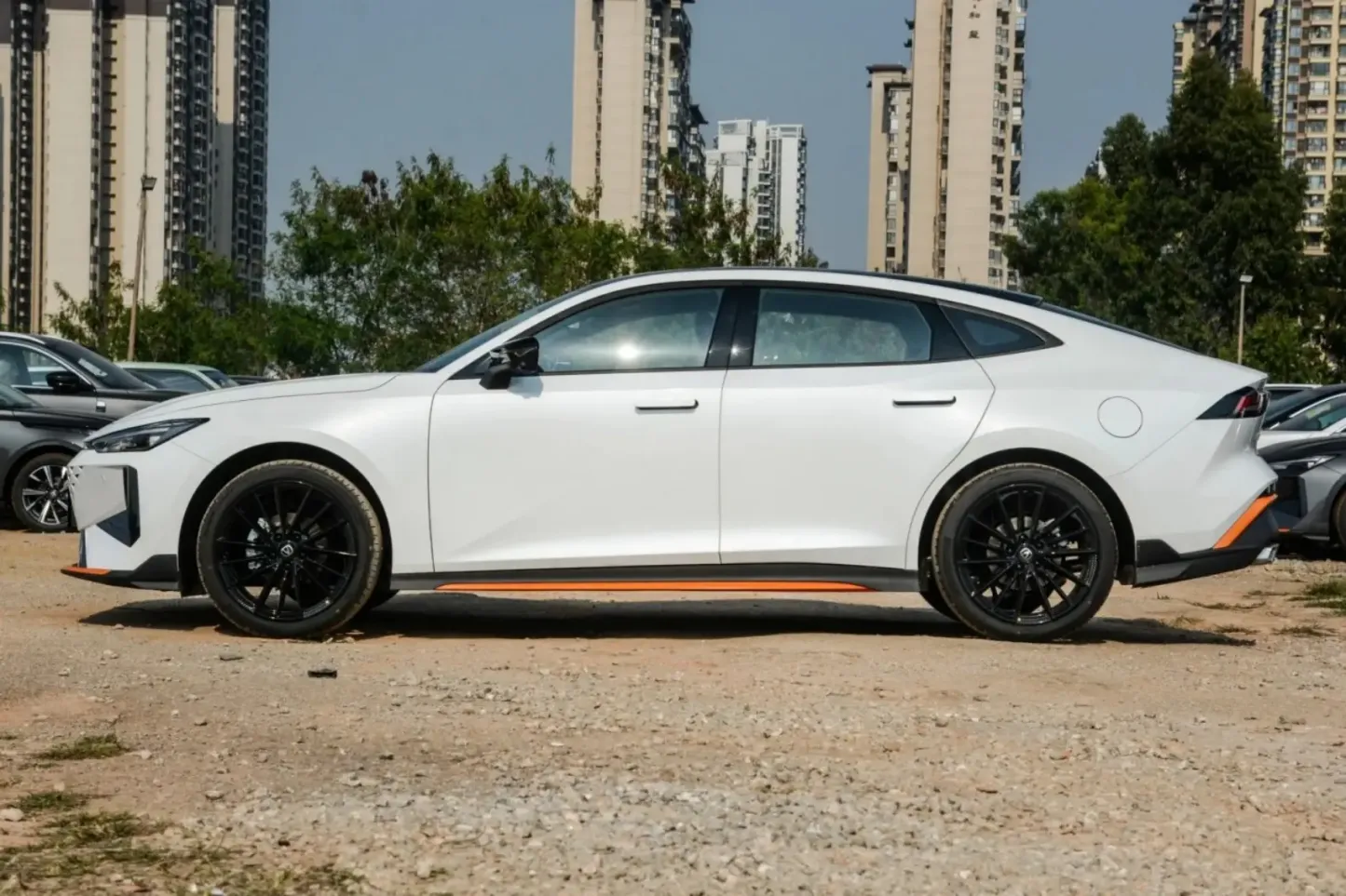 2025 Changan UNI-V New Cars 1.5T 500Bar Premium DCT Gasoline Car for Sale