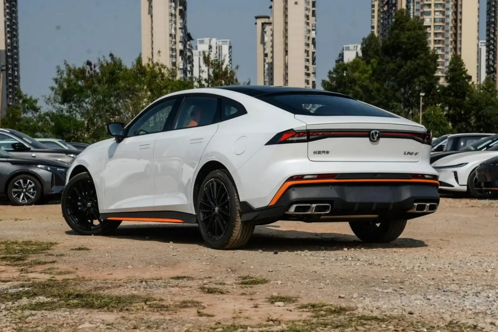 2025 Changan UNI-V New Cars 1.5T 500Bar Premium DCT Gasoline Car for Sale