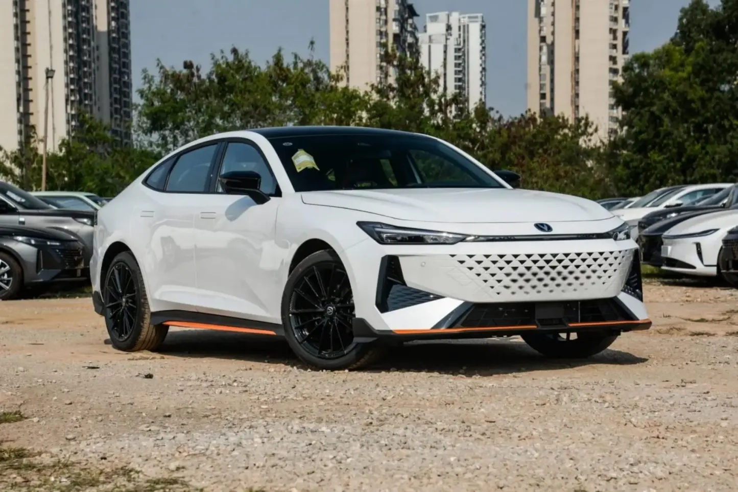 2025 Changan UNI-V New Cars 1.5T 500Bar Premium DCT Gasoline Car for Sale