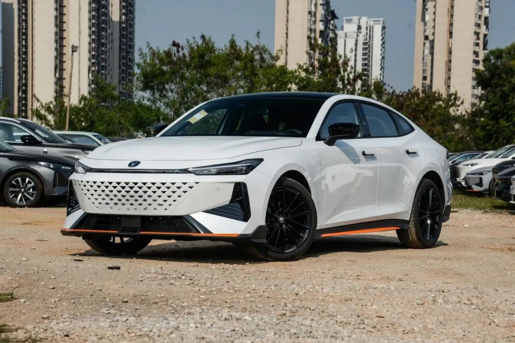 2025 Changan UNI-V New Cars 1.5T 500Bar Premium DCT Gasoline Car for Sale