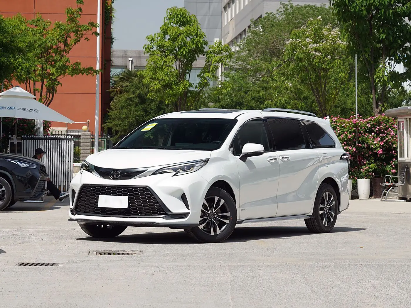 2024 Toyota Granvia 2.5L 189hp L4 New Cars Used Gasoline-electric Hybrid Vehicle MPV