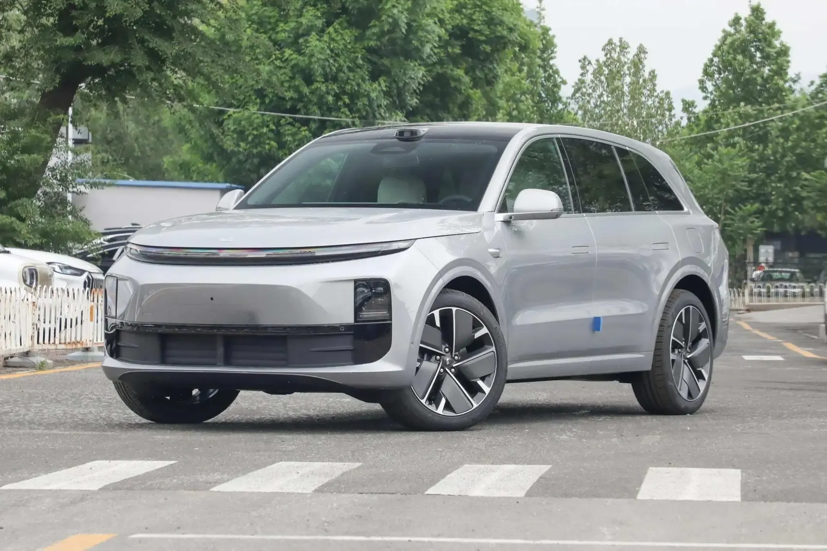 2025 Li Auto L6 New Cars Extended Range Hybrid Vehicle Midsize SUV Cheap Price Li Xiang L6 Autos