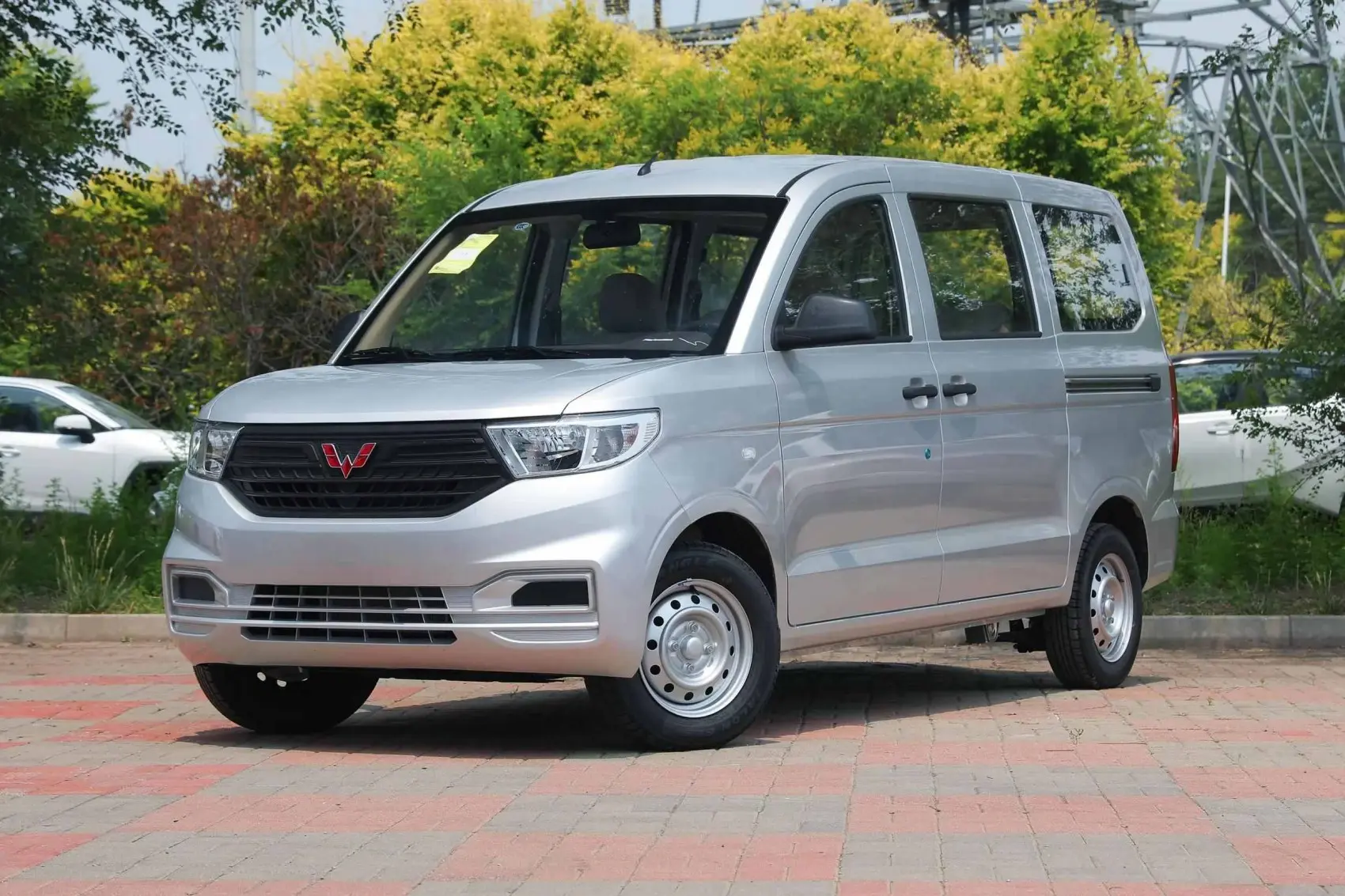 2022 Wuling Hongguang V 1.5L New and Used Cars Minivan Passenger Van Gasoline Vehicle in Stock