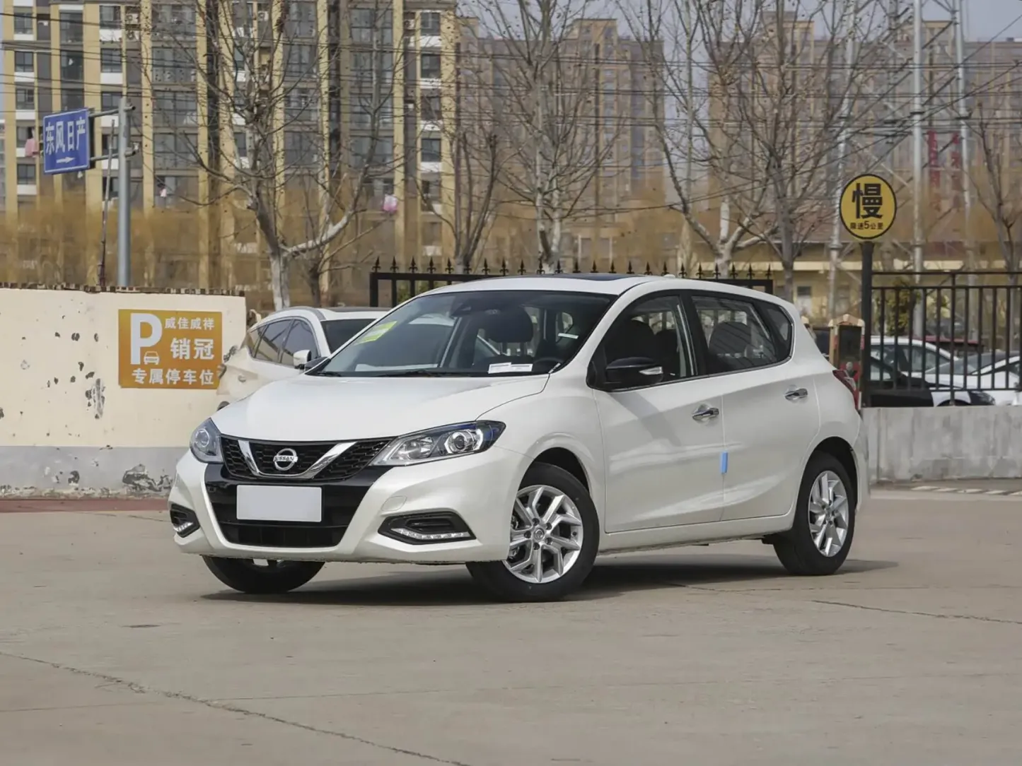 2023 2024 Nissan Tiida 1.6L CVT New and Used Cars Pre-owned Sedan Petrol Cars Made in China