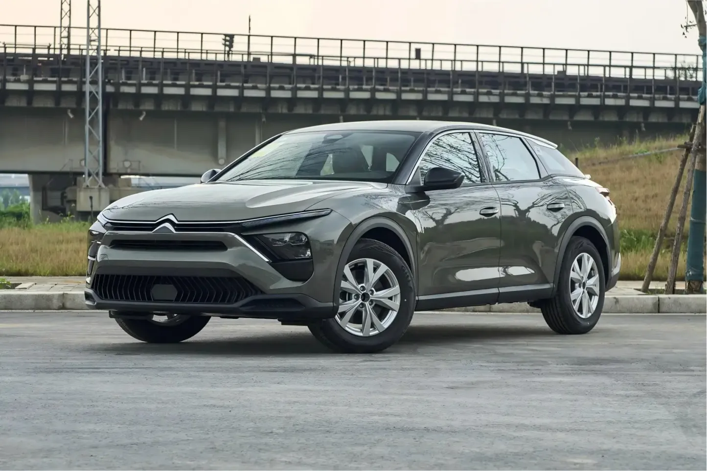 2024 2025 Citroën C5 X 1.6T Petrol Cars New and Second Hand Vehicle Versailles Made in China