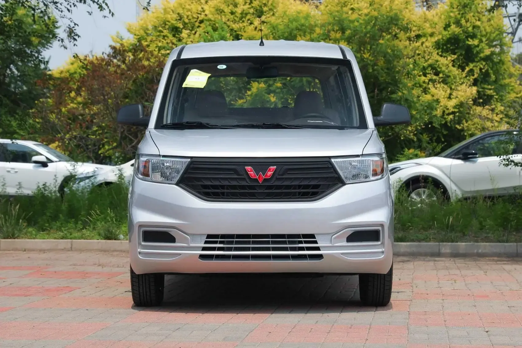 2022 Wuling Hongguang V 1.5L New and Used Cars Minivan Passenger Van Gasoline Vehicle in Stock