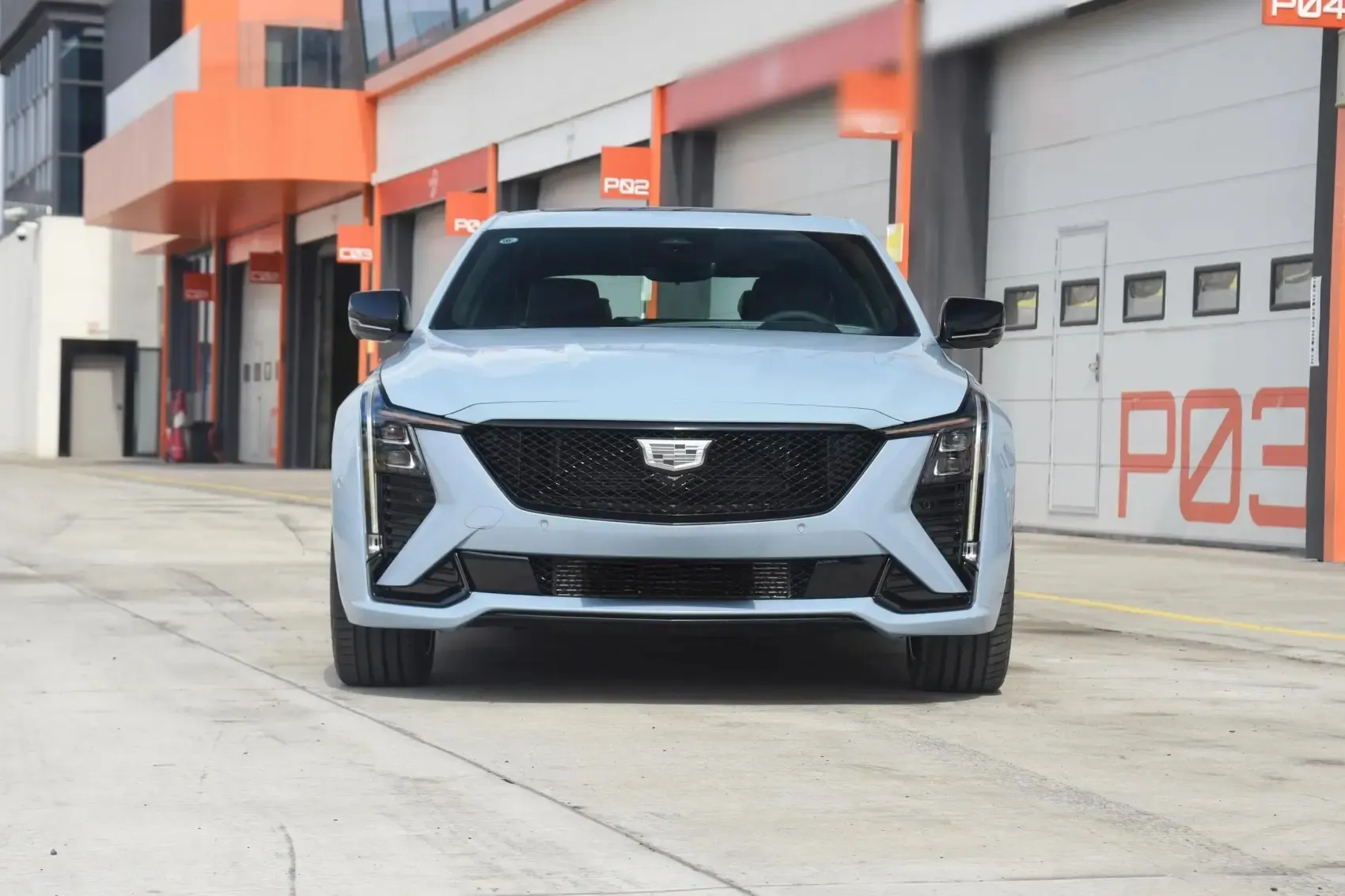 2025 Cadillac CT5 28T New Cars 2.0T 237hp L4 Gasoline Petrol Car New and Used Cars Made in China