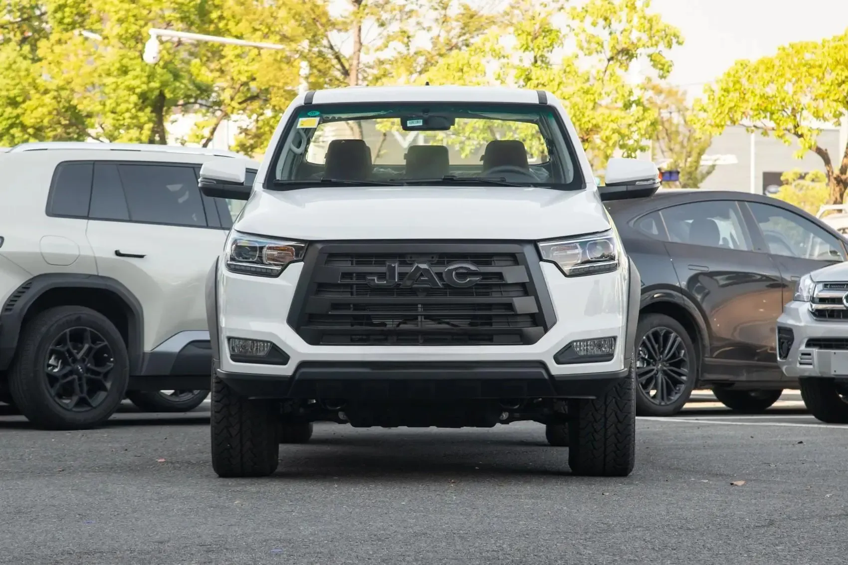 2026 JAC T8 4x4 4x2 Diesel Gasoline Pickup Truck New Vehicles Cheap Chinese Cars