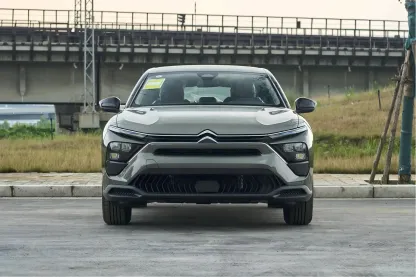 2024 2025 Citroën C5 X 1.6T Petrol Cars New and Second Hand Vehicle Versailles Made in China