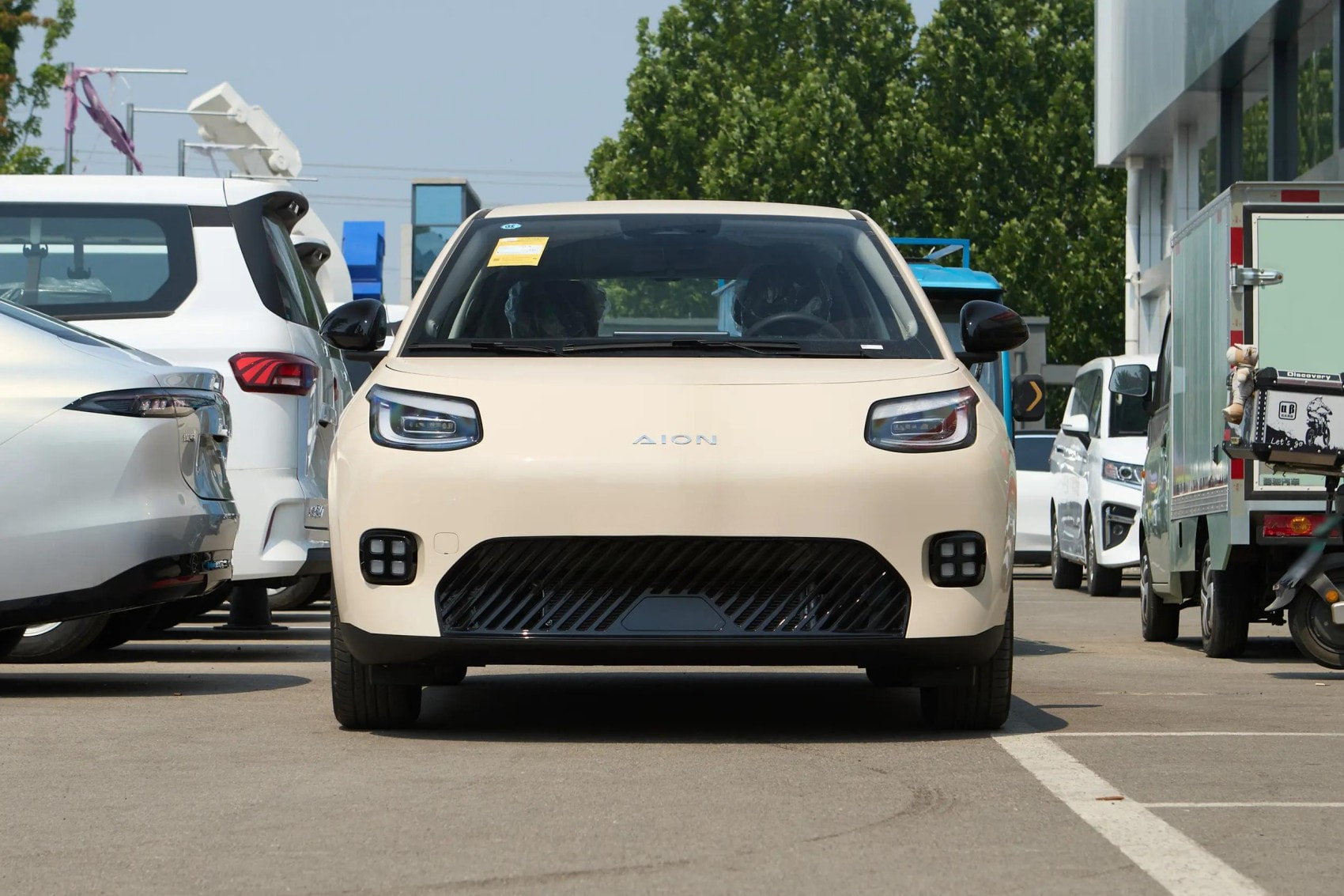 2025 2026 GAC AION UT Chinese Mini Electric Car New Energy Vehicle 5 Door 5 Seat Hatchback