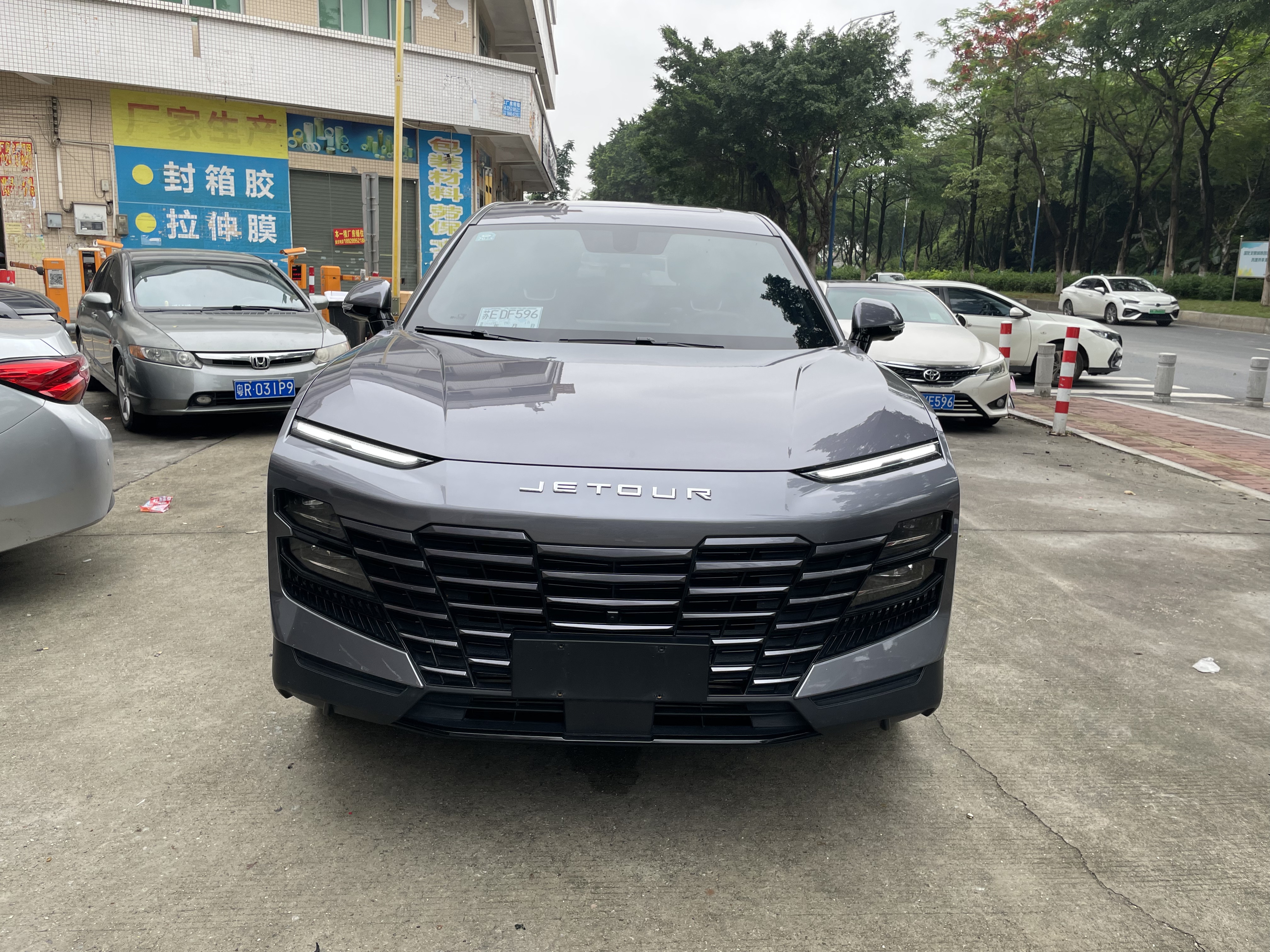 Premium used Jetour Dashing Grey 71,497 km mileage