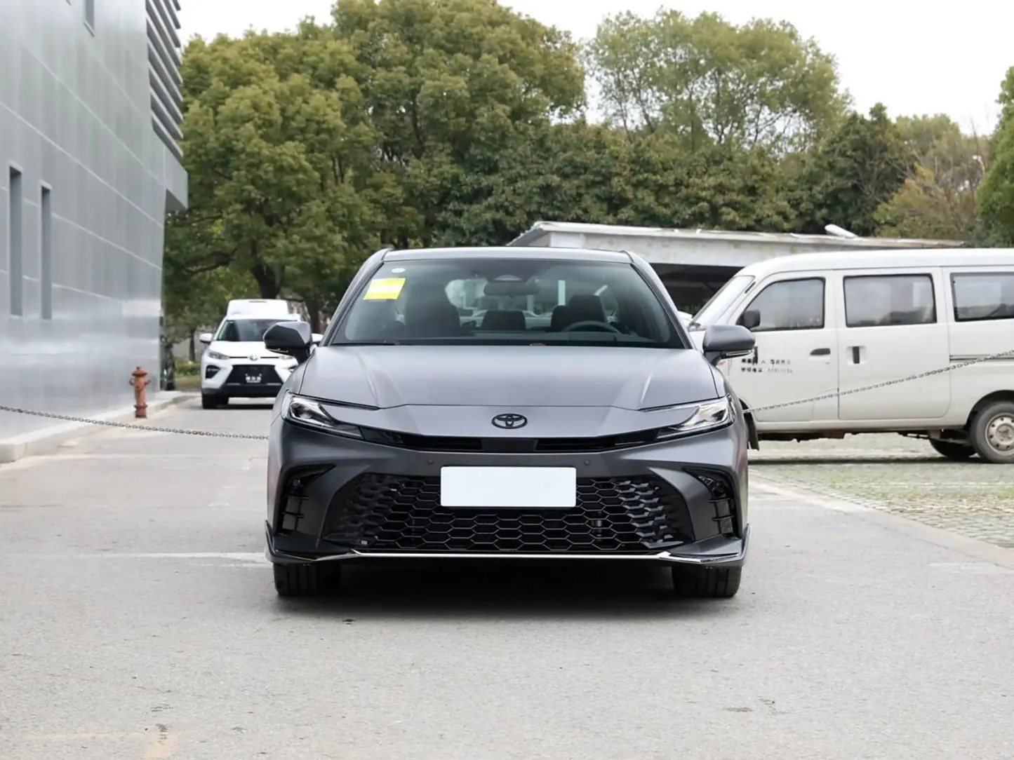 2024 2025 Toyota Camry Hybrid 2.0L 2.5L E-CVT  New Energy New Cars EV Used Vehicles