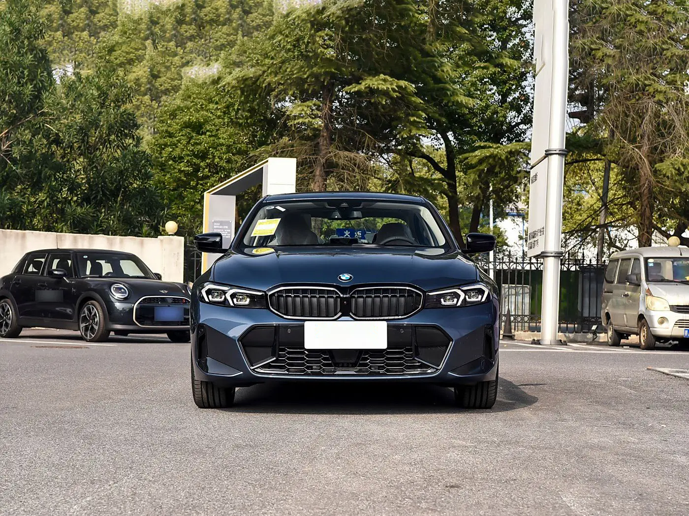 Used Car 2015 Bmw 3 Series Sedan Fuel Efficient Used Car Made in China Sedan Car Euro Vi Emission Sedan