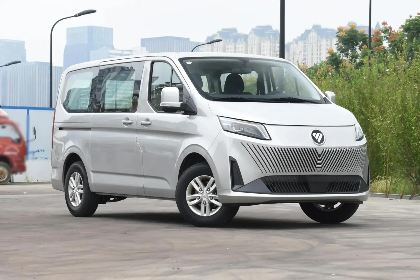 2024 Foton Toano X6 2.0T Manual Passenger Car Mini Bus 5/6/7/9 Seats Van Diesel Chinese Brand