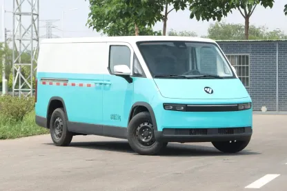 2025 Multifunctional Foton Fengjing/View i7 Scenery Express New Energy Vehicle Van Cargo Truck with EV Motor