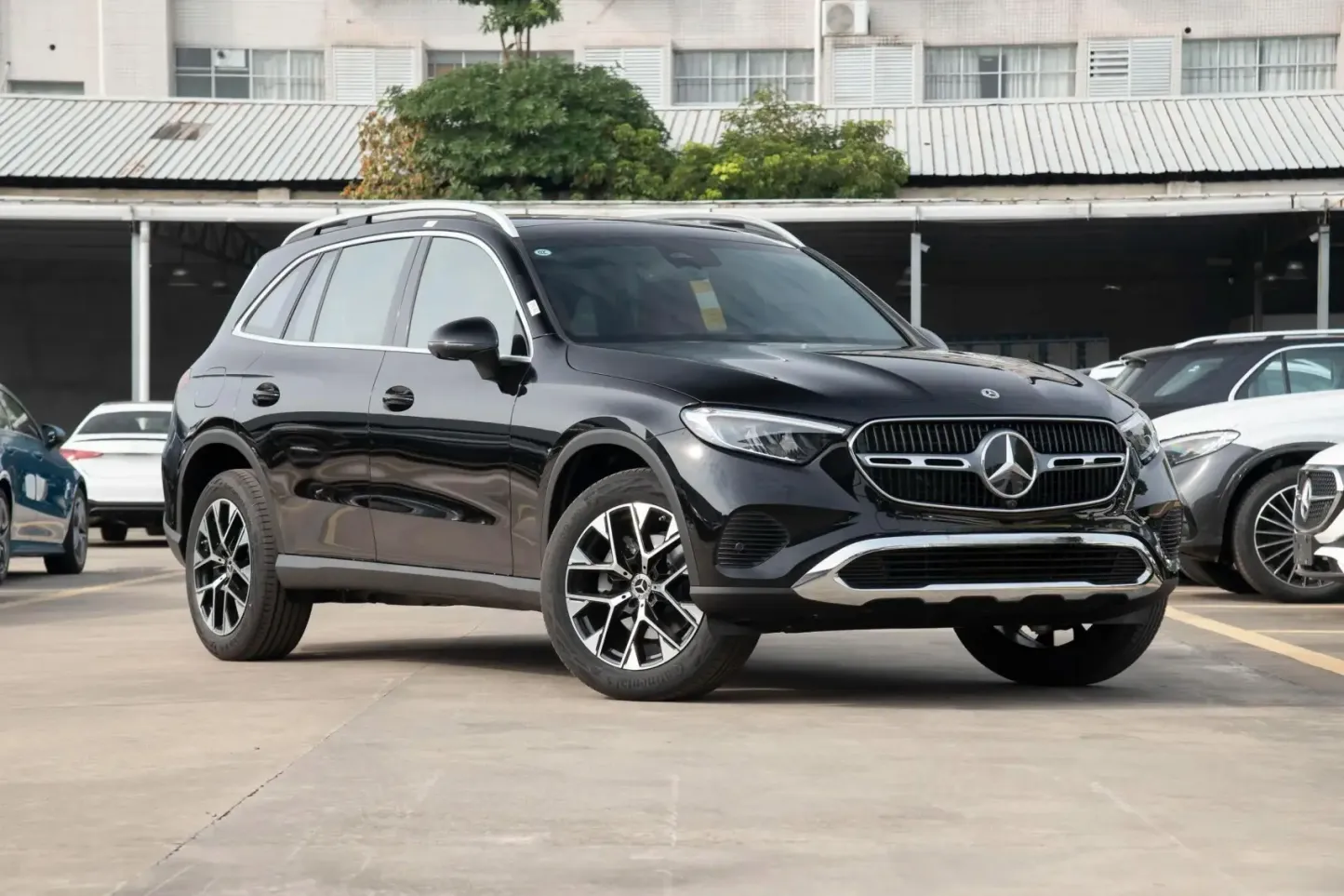 2025 2026 Mercedes-Benz GLC 260/300 L New and Used SUV AWD 4MATIC Luxury Cars