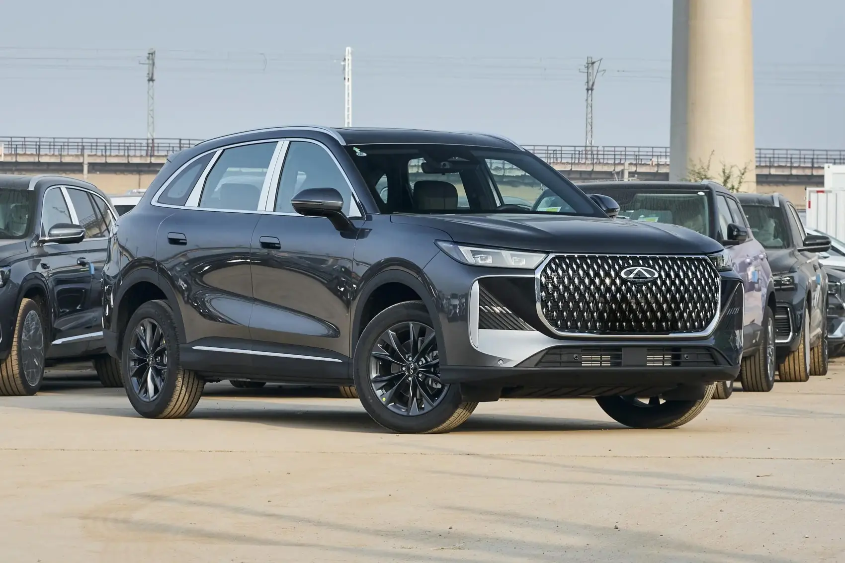 2025 2026 Chery Tiggo 8 new cars Petrol Vehicle SUV Luxury 5-seater/7-seater Made in China