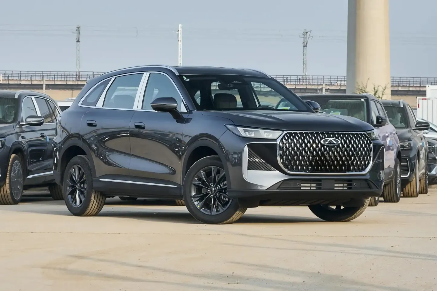 2025 2026 Chery Tiggo 8 new cars Petrol Vehicle SUV Luxury 5-seater/7-seater Made in China