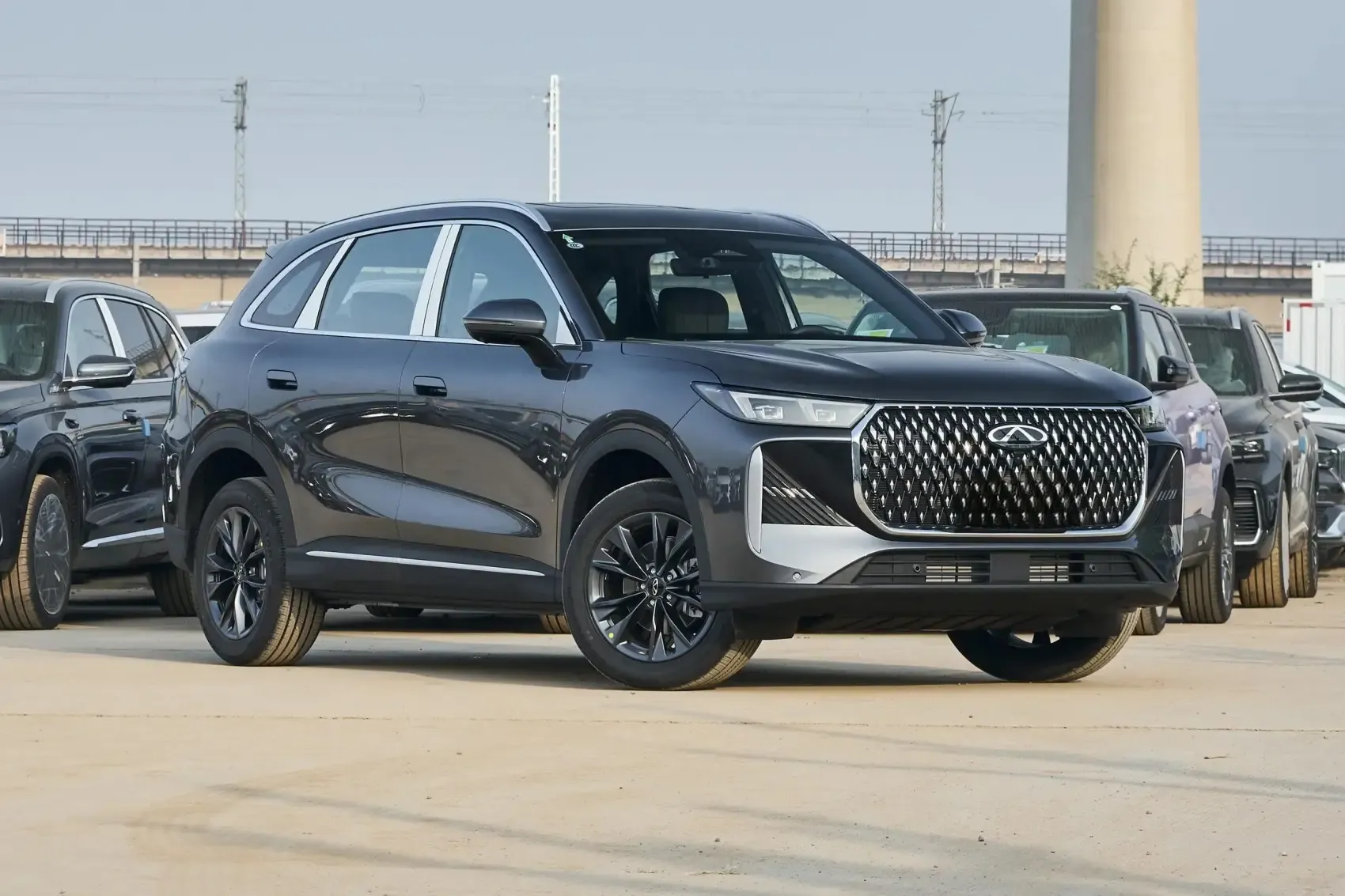 2025 2026 Chery Tiggo 8 new cars Petrol Vehicle SUV Luxury 5-seater/7-seater Made in China