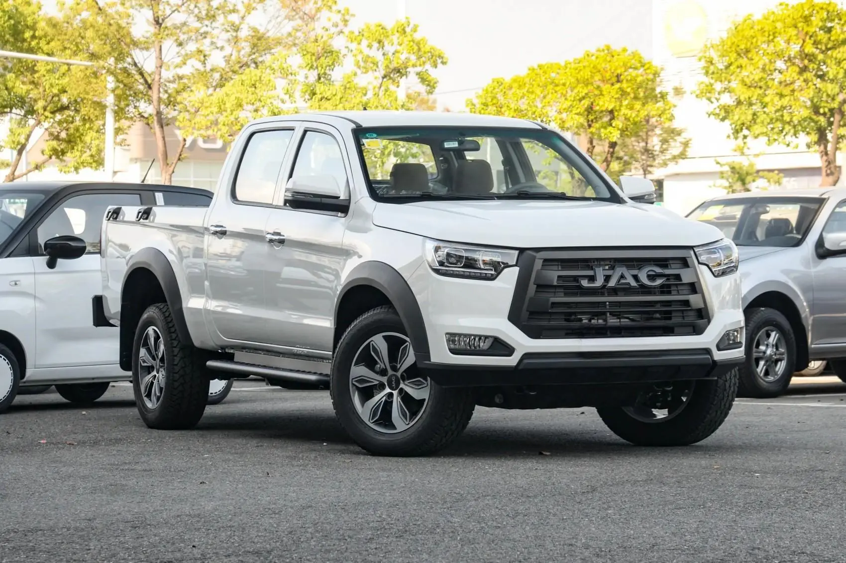 2026 JAC T8 4x4 4x2 Diesel Gasoline Pickup Truck New Vehicles Cheap Chinese Cars