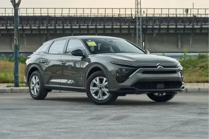 2024 2025 Citroën C5 X 1.6T Petrol Cars New and Second Hand Vehicle Versailles Made in China