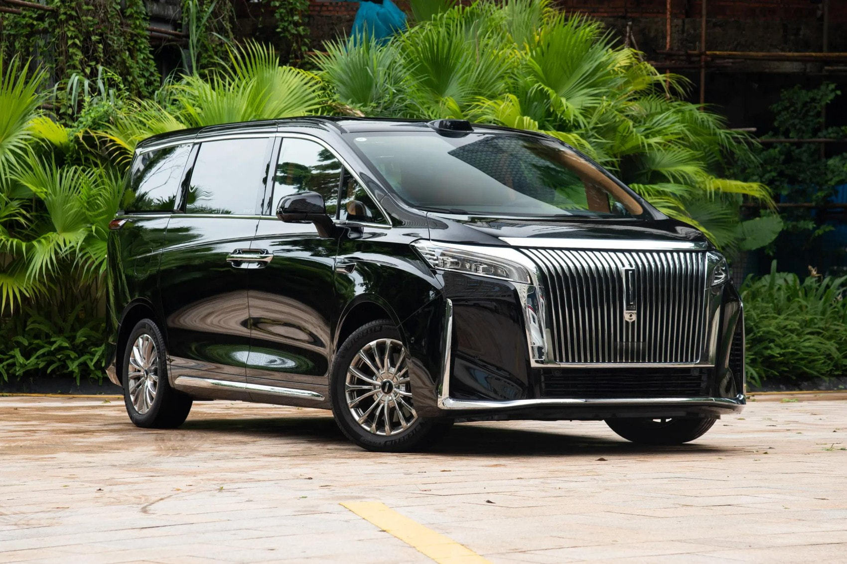2025 GWM WEY Gaoshan 7 8 9 AWD Mpv Adult Electric Greatwall Luxury Car