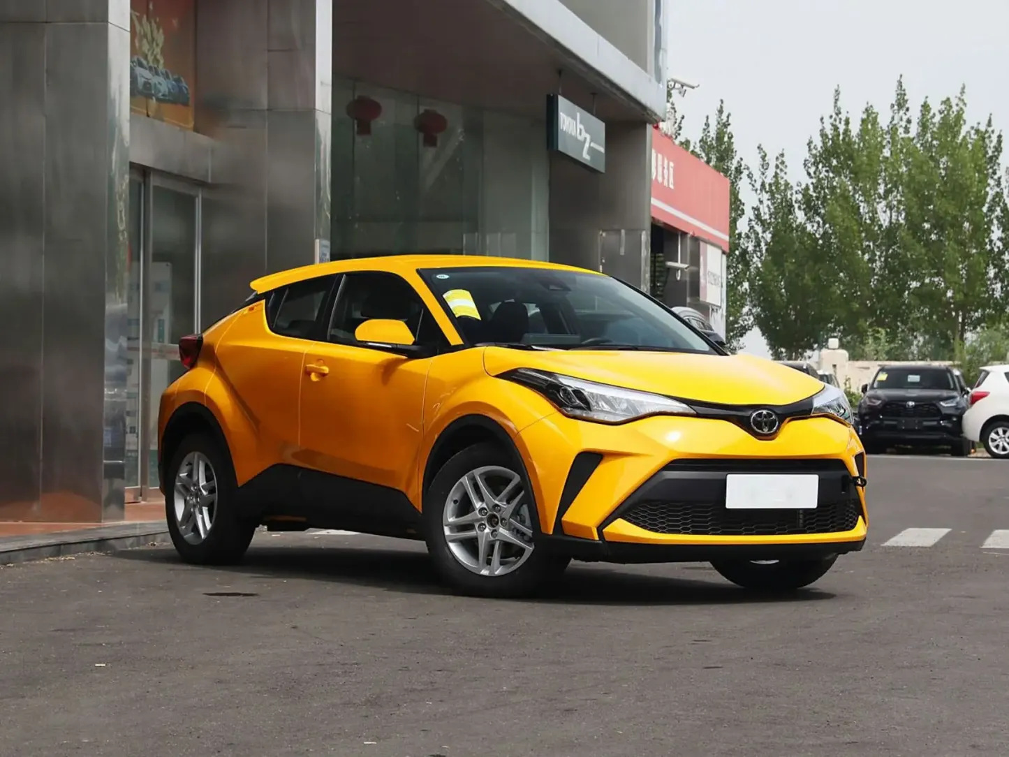 2023 Toyota C-HR 2.0L New Car Cheap Used Car Gasoline-electric Hybrid Automobile