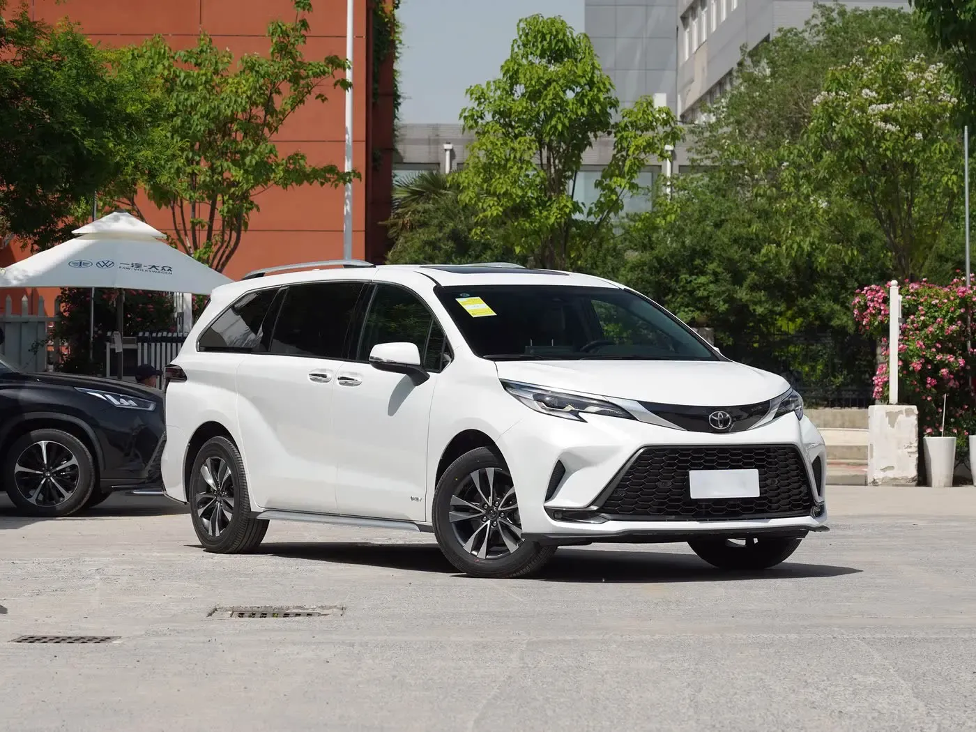 2024 Toyota Granvia 2.5L 189hp L4 New Cars Used Gasoline-electric Hybrid Vehicle MPV