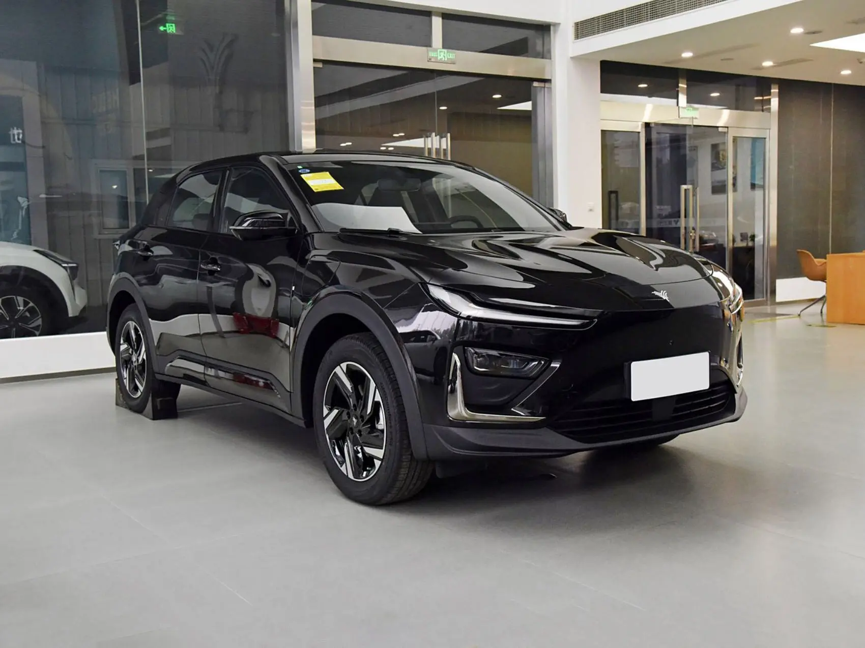 2025 Nezha X 500 Used Electric Car 5-door 5-seat SUV 360-degree Panoramic View Ev Car