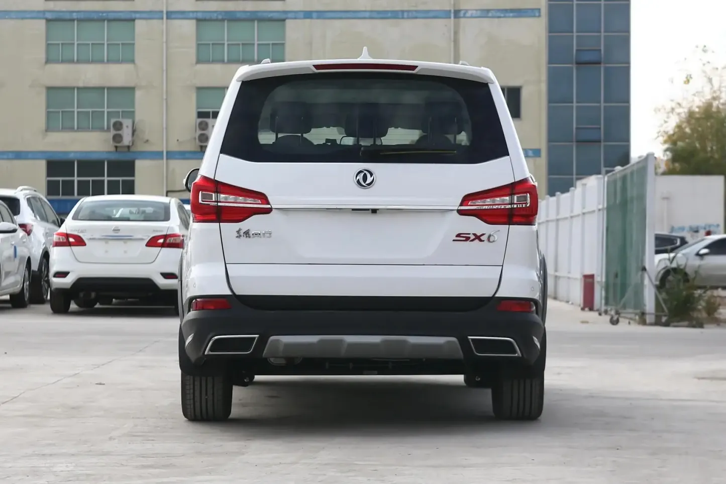 2016 2018 2019 Dongfeng Fengxing SX6 1.6L Manual Transmission Luxury Used Cars for Sale Cheap 7-seater SUV