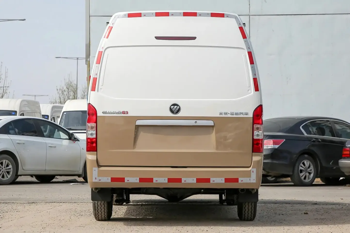 2023 2024 Foton View G9 New Car Commercial Transport Long Wheelbase High Roof 2/6 Seats Van Mini Trucks