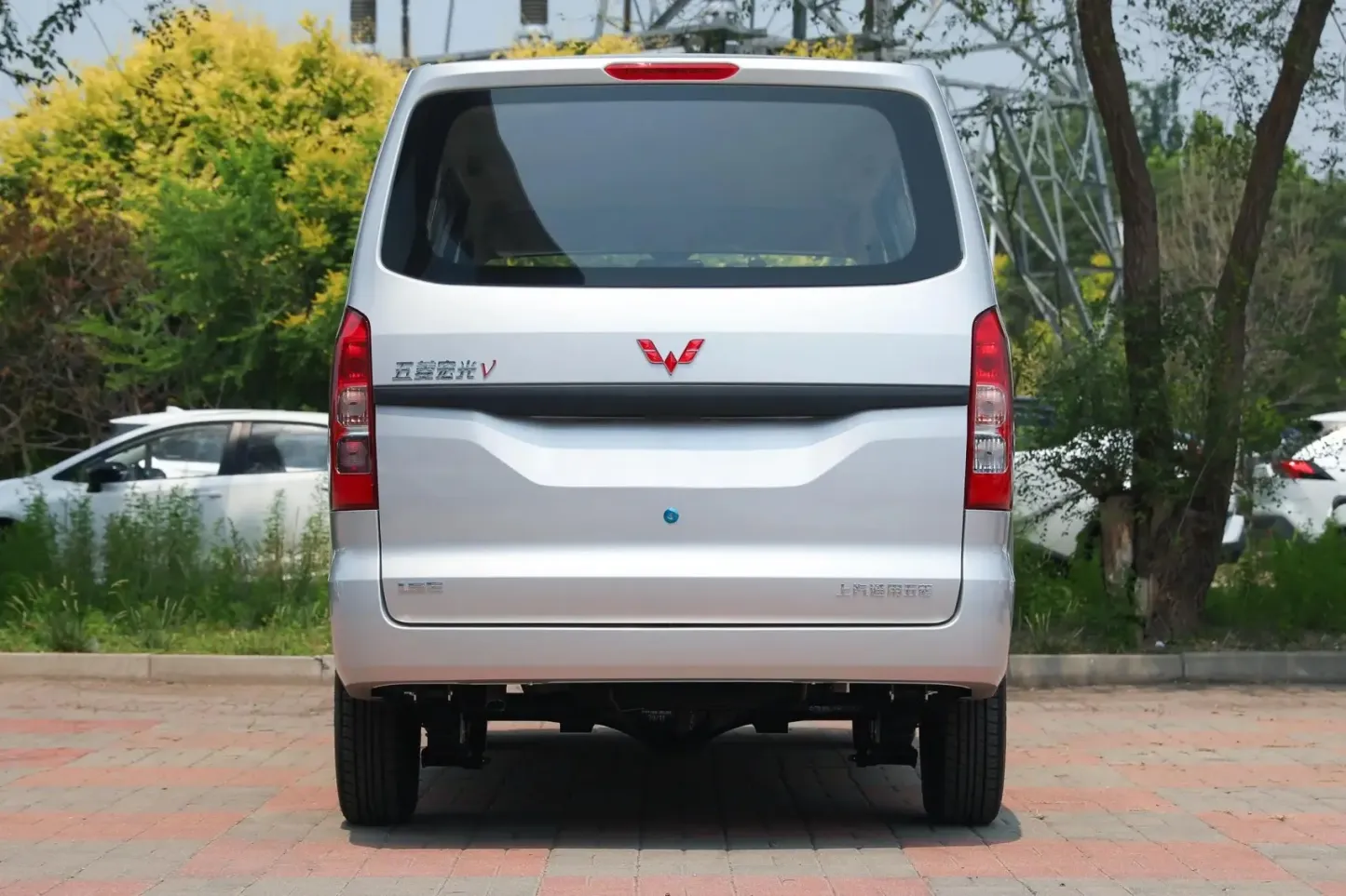 2022 Wuling Hongguang V 1.5L New and Used Cars Minivan Passenger Van Gasoline Vehicle in Stock