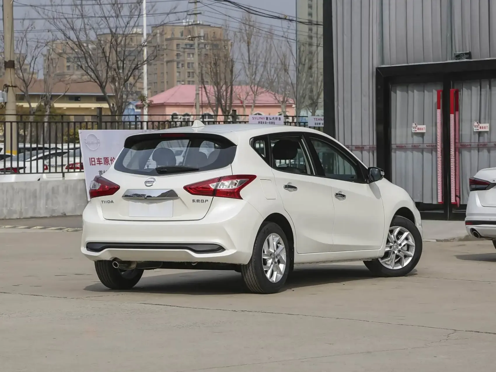 2023 2024 Nissan Tiida 1.6L CVT New and Used Cars Pre-owned Sedan Petrol Cars Made in China