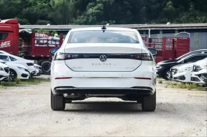 2025 2026 Volkswagen Sagitar New Cars 4-Door 5-Seats Gasoline Vehicle Petrol Car Sedan