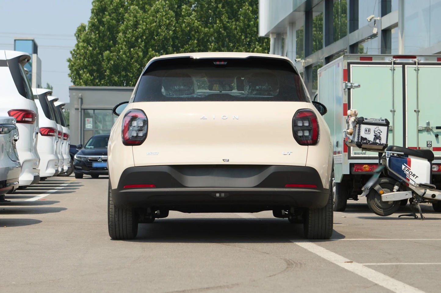 2025 2026 GAC AION UT Chinese Mini Electric Car New Energy Vehicle 5 Door 5 Seat Hatchback