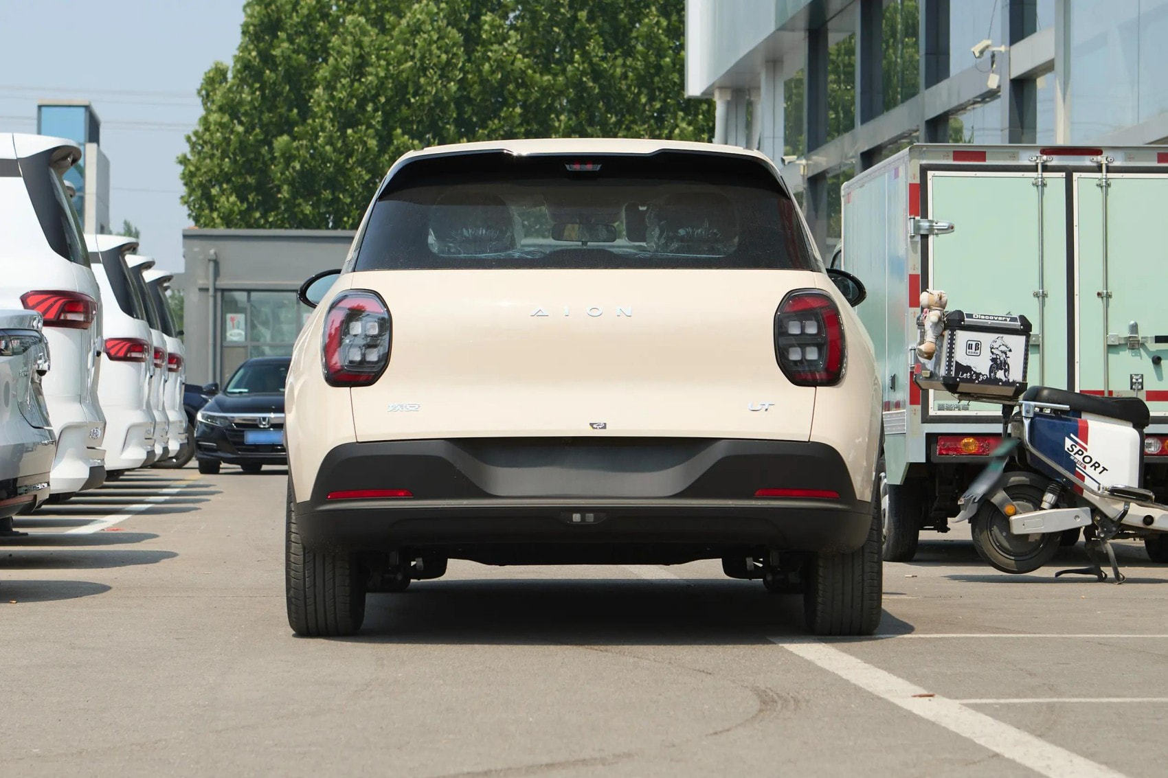 2025 2026 GAC AION UT Chinese Mini Electric Car New Energy Vehicle 5 Door 5 Seat Hatchback