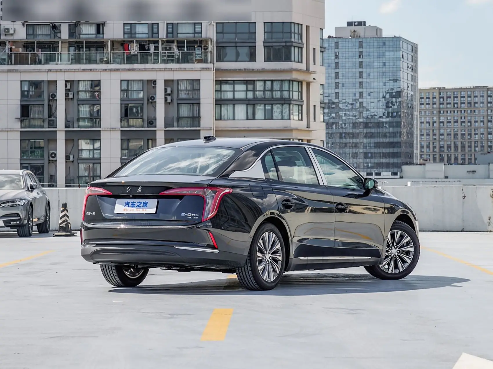 2024 Hongqi E-QM5 New Car Used New Energy Pure Electric Autos 610km Buy Car Online