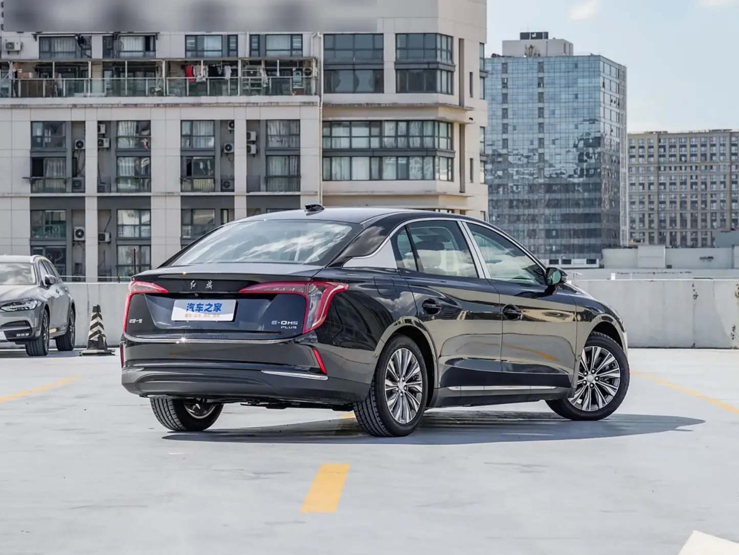 2024 Hongqi E-QM5 New Car Used New Energy Pure Electric Autos 610km Buy Car Online